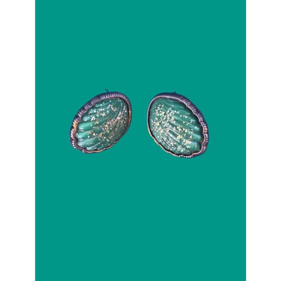 Green Molded Lucite Confetti Earrings - Picture 3 of 8